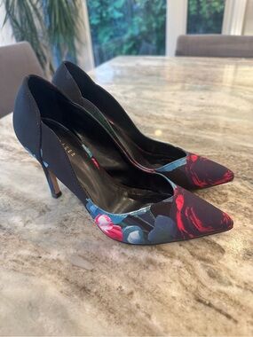 Ted Baker Black Floral Pointed-Toe Stiletto Pumps with gold detail